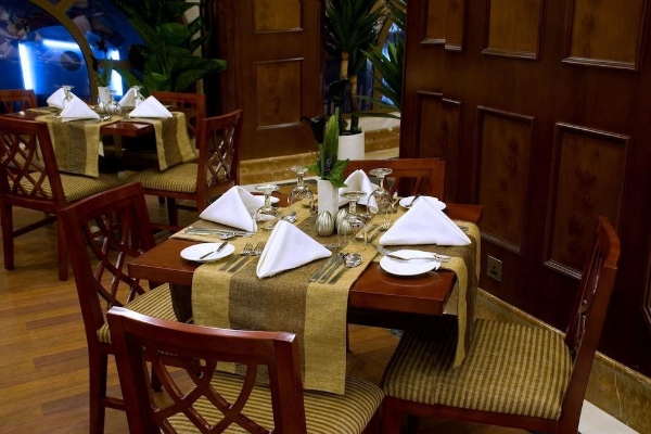 Dar Al Eiman Royal Hotel